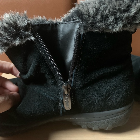 Khombu “LISA” size 8M Black low ankle booties VGUC - Picture 4 of 9